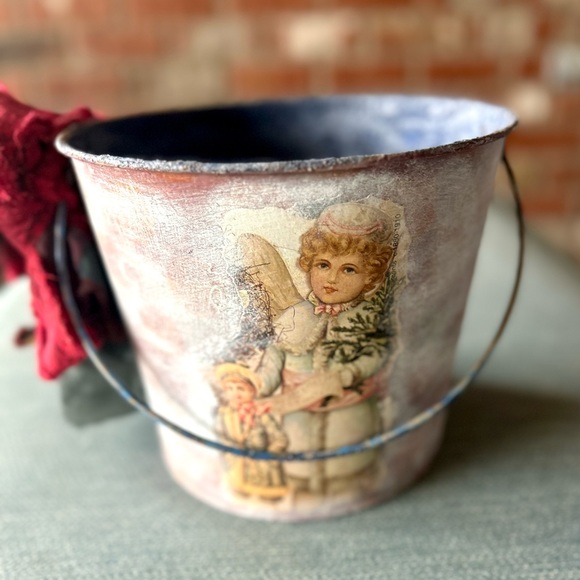 2 Vintage  Rustic Christmas Baskets Pails Planters Handmade 6.5 inches - Picture 7 of 9